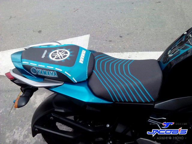 Forro para el tapizado del cojín de moto FZS Yamaha, color negro con azul.